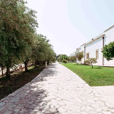 Casale Del Murgese Country 4*